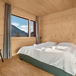 Apartamento Stylish Alpine Hideaway With Panoramic Views *