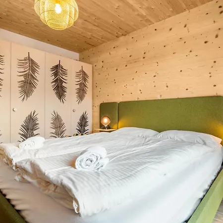 Lejlighed Stylish Alpine Hideaway With Panoramic Views Zweisimmen