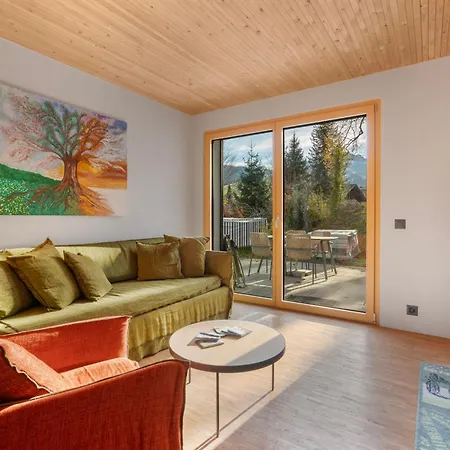 Stylish Alpine Hideaway With Panoramic Views Lejlighed Zweisimmen