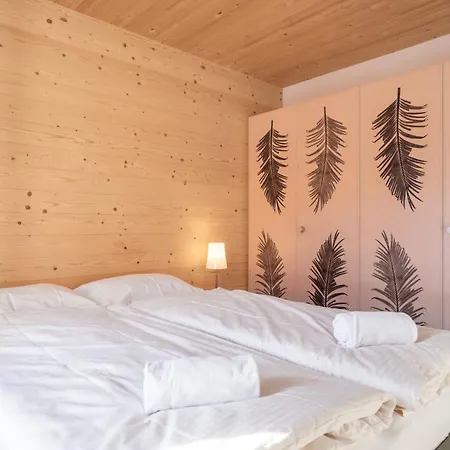 Lejlighed Stylish Alpine Hideaway With Panoramic Views Zweisimmen