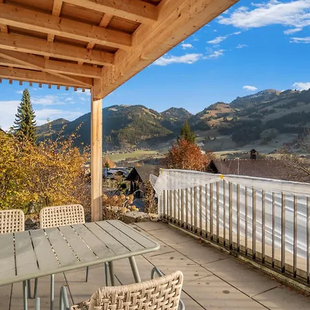 Stylish Alpine Hideaway With Panoramic Views Apartment