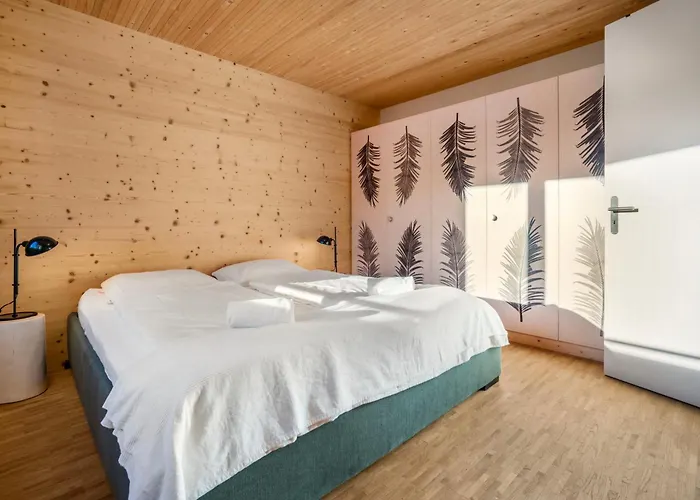 Stylish Alpine Hideaway With Panoramic Views Lägenhet *