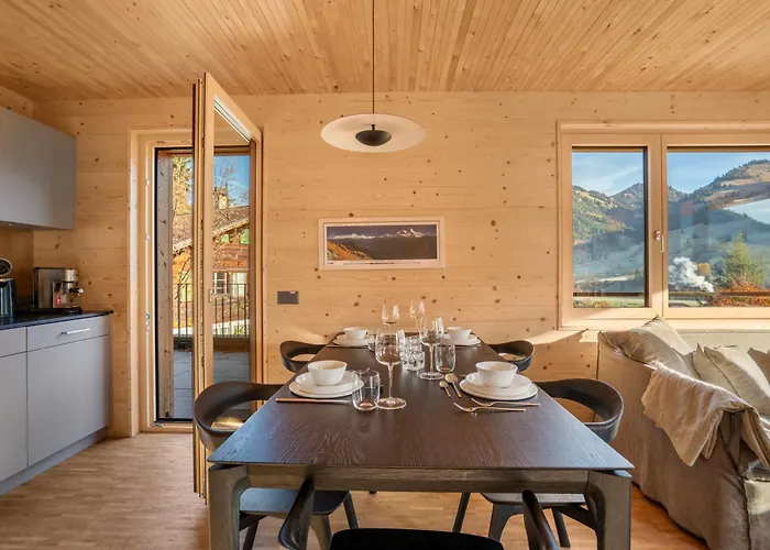 Stylish Alpine Hideaway With Panoramic Views Lägenhet Zweisimmen