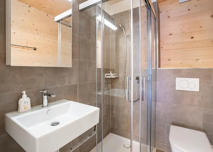 Stylish Alpine Hideaway With Panoramic Views