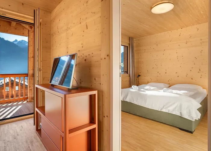 Stylish Alpine Hideaway With Panoramic Views Lägenhet Zweisimmen